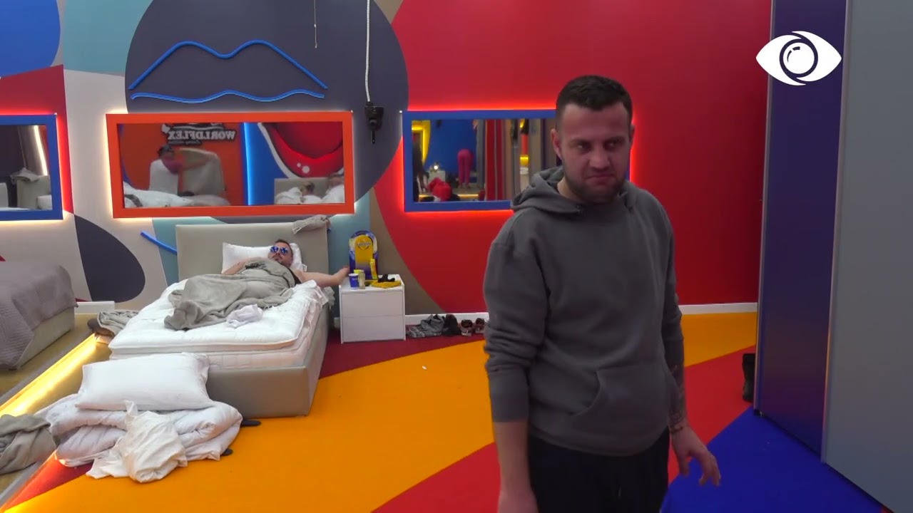 Luizi krahason banorët me marka makinash, të gjithë shkrihen gazit