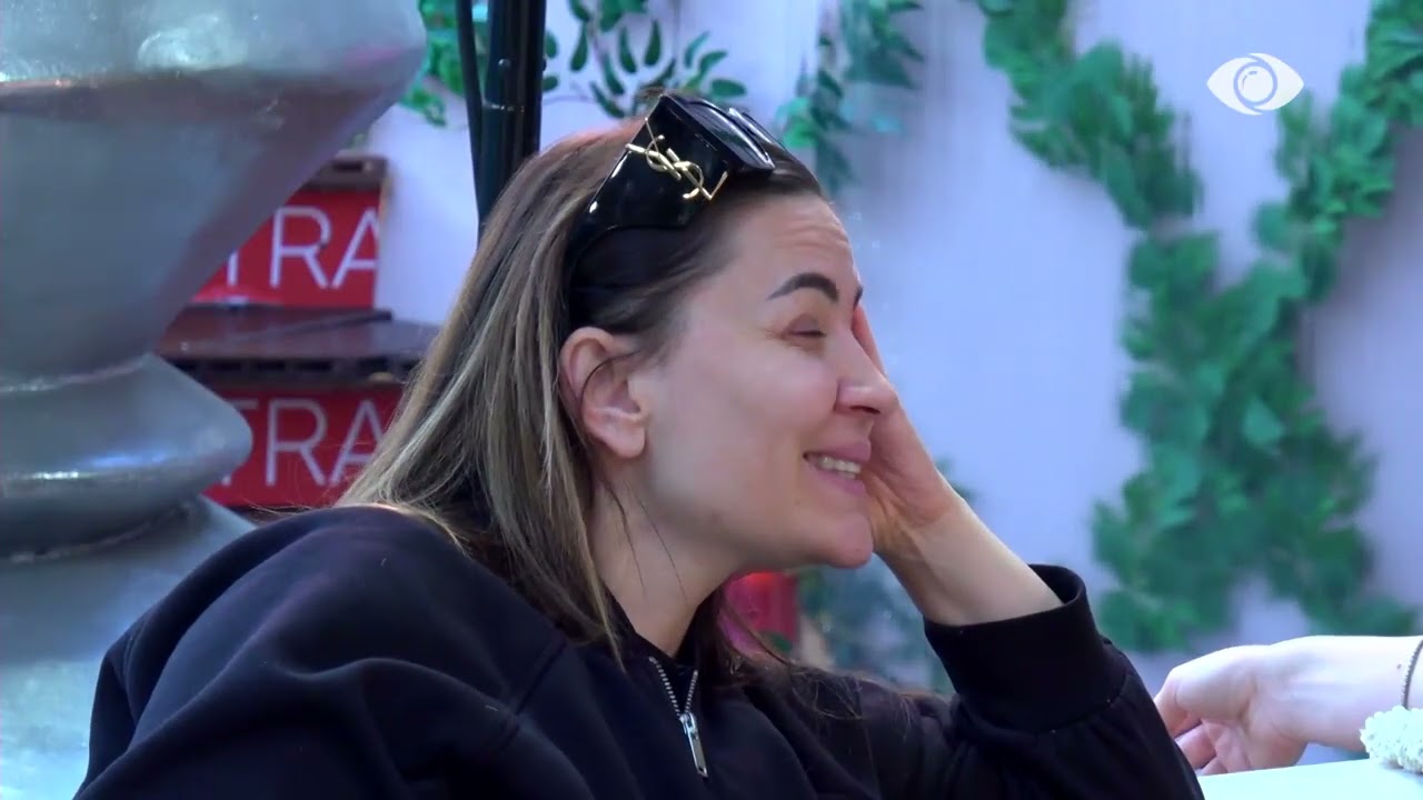 Loredana bërtet kot/ Rozana bisedon me Danjën