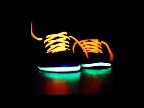 Wir stampfen immer weiter unt die leute  stampfen mit ( technobase) (Best Quality)