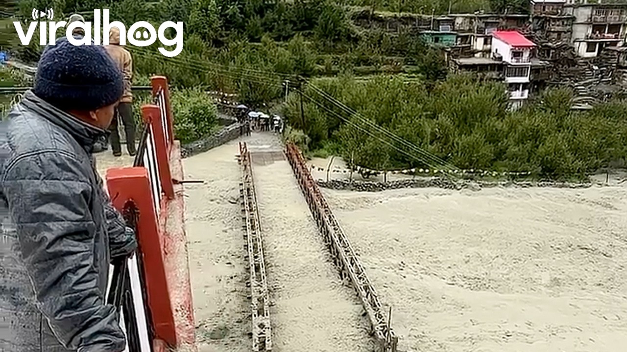 Flood Aftermath in Lippa Village, India || ViralHog