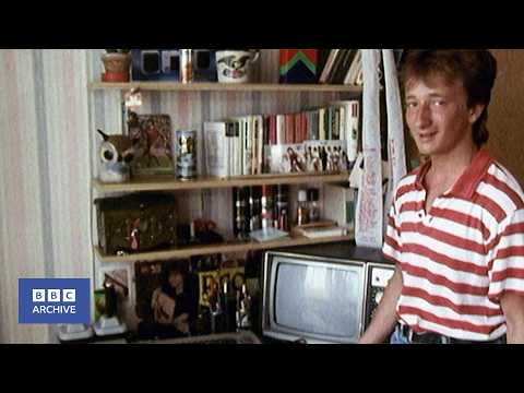 1989: Teenage Life in Hungary | Scene | BBC Archive
