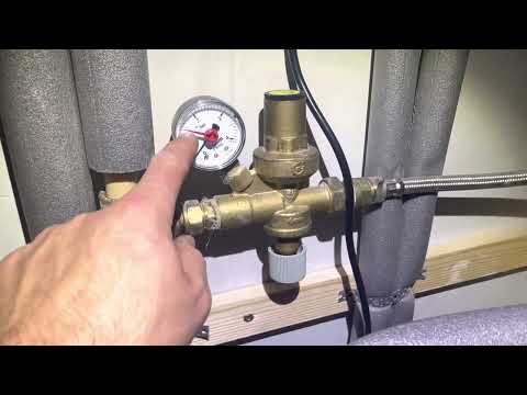 Topping up a heat pump heating pressure with an auto filling valve