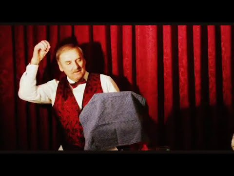 Jumbo Card Disappear Frame - Magic Tricks