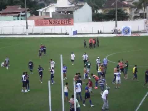 Fim de jogo, Paduano 1x0 Queimados, dia 24/06/2012, pela Terceira Divisão do Campeonato Carioca.