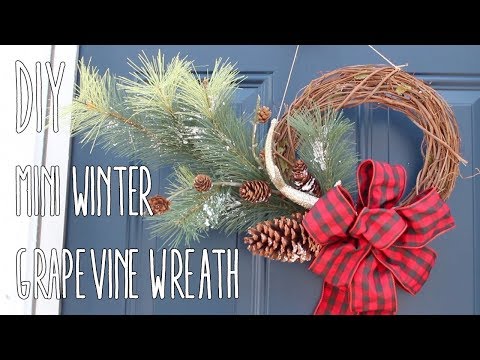 DIY | Mini Winter Grapevine Wreath