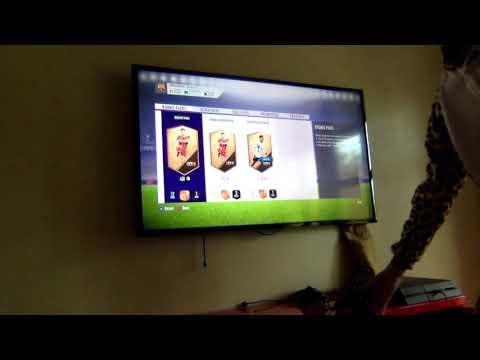 OMG WE PACKED A SCREAM IN A FREE PACK! FIFA 18 PACK OPENING