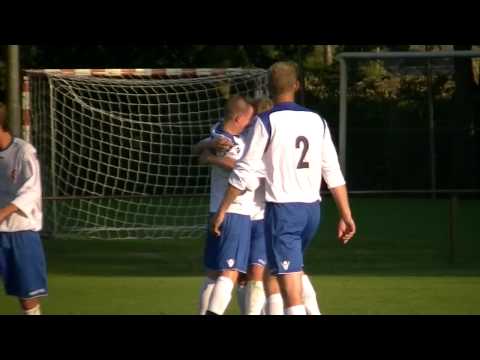 Nick van Wanrooij scoort vrije trap voor Olympia '60 tegen Unitas '30