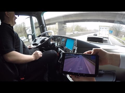 Daimler Highway Pilot Connect autonomous truck platooning technology