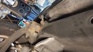 how to replace the oil pressure switch on a Suzuki Grand Vitara V6