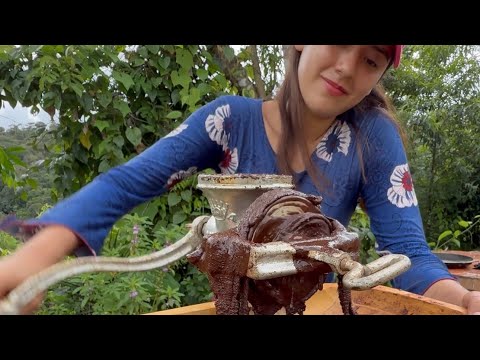 This is how chocolate is made from scratch 🍫 ~ Saida ZC ~ 💚