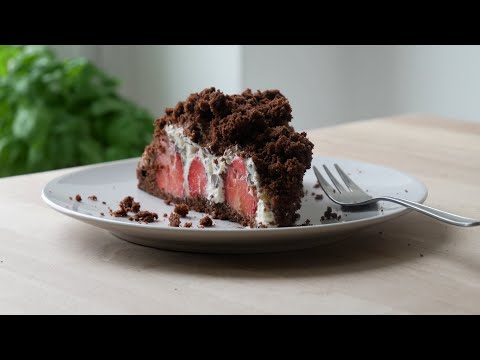 Maulwurfkuchen mit Erdbeeren (Rezept) || German Mole Cake with Strawberries (Recipe) || [ENG SUBS]