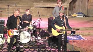 Jakob Dylan &amp; Butch Walker “6th Ave Heartache”