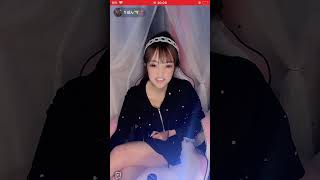 パンチラ　黒　tiktoklive　２