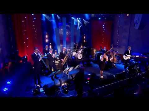 A night like this- Caro Emerald (with lyrics)