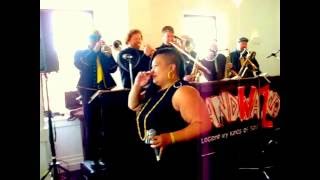 IT'S A MAN'S WORLD (snippet): GRAND WAZOO Kings of Soul, vocals May Johnston (Live)