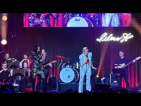 Helena Vondrackova & Ilona Csakova - Proc me nikdo nema rad (Lucerna 21/12/2025)