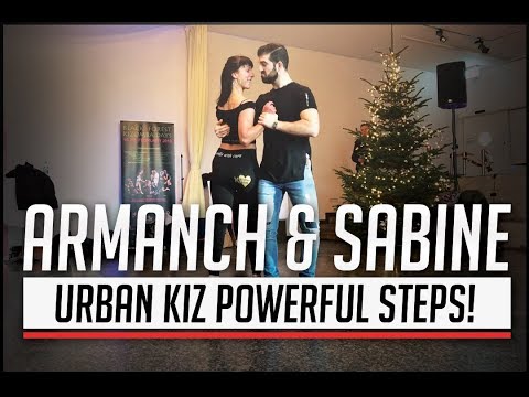 Ambassadors X Moradzo - Wiggle Wiggle / Powerful Steps!