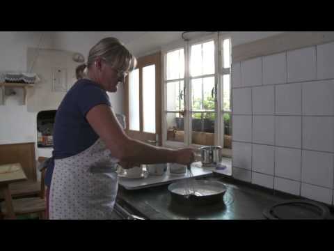 Kochen von "Muas" mit Südtiroler Bäuerinnen. Aus unserer Hand