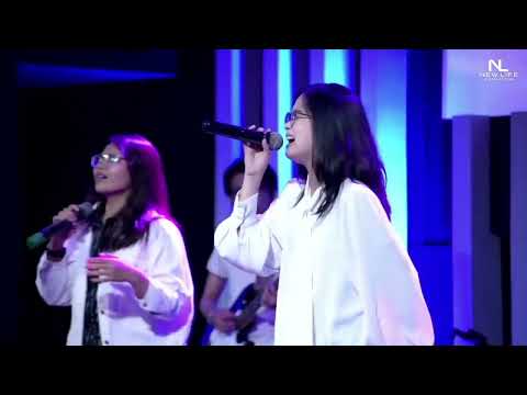 A Thousand Hallelujahs - Brooke Ligertwood / I Exalt Thee (Zamar Music Team)