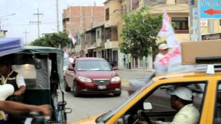 preview picture of video 'Caravana de cierre de campaña de Carlos Calmet - 2014-12-04'