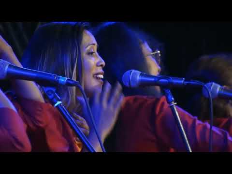 MANDINIHA HELY - JAWS BAND