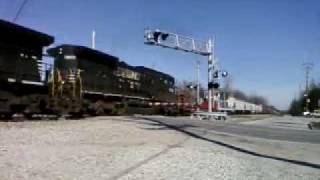 preview picture of video 'Train through Arnold, MO'
