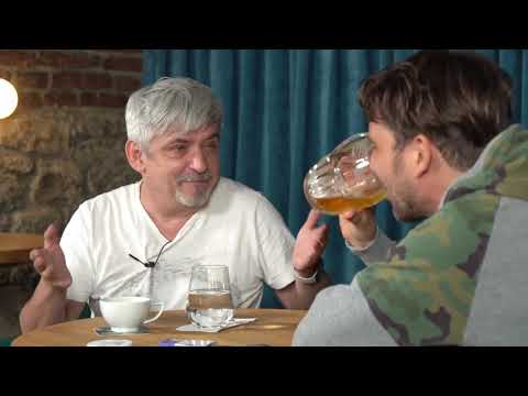 Michal Suchánek v (NE)BLÁZNI: „A může se ještě před kamerou zdvihat pravice, že jo?“