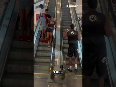 TWIN PRANK on FAMOUS INFLUENCER😂 #youtubeshorts #prank #funny