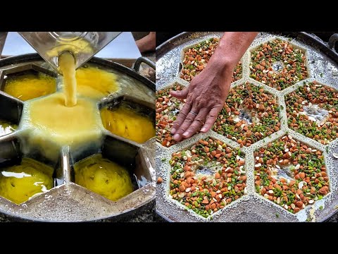 ये Ghewar है या देसी घी वाला Dry Fruits Pizza??😱😱 1100Rs/- Kg😳😳 Indian Street Food | Ghaziabad