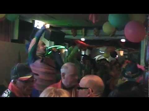 TV Dwaesj - Domm en Dööl - Schunkel Song.mp4