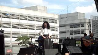 Gal Costa canta &quot;Da Maior Importância&quot;