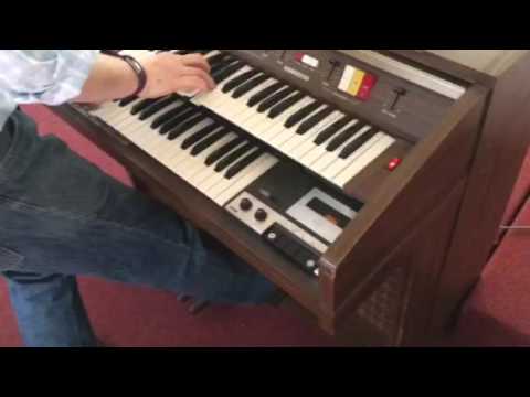 Kawai E-100 electric organ