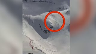 Valanga sul Presena: il momento in cui si stacca e investe uno sciatore