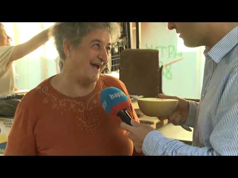 Marko degustira dinju na pijaci - DJS - (TV Happy 11.07.2019)