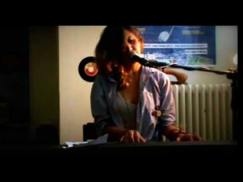 Elisa Casile - Graveyard (Feist cover) Home session