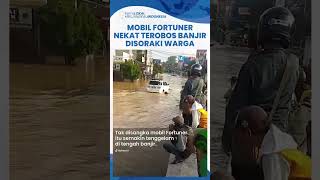 Viral Mobil Fortuner Nekat Terabas Banjir di Bandung, Diingatkan Warga Malah Ngeyel Berakhir Mogok