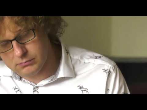 VIDEO: TRUE COLOURS - CYNDI LAUPER thumbnail