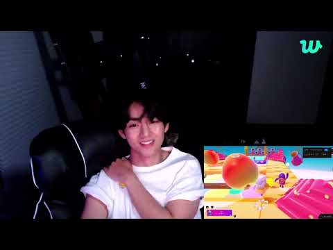 [ENG SUB] BTS V (TAEHYUNG) WEVERSE LIVE (2022.11.15) V PLAYING GAME ON WEVERSE LIVE