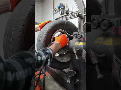 A mechanic was unable to straighten the tyre.