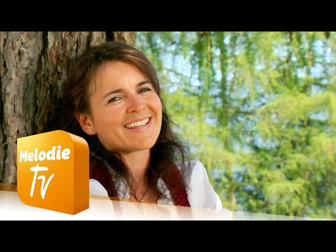 Andrea Wirth - Deine Liebe macht mich stark (Offizielles Musikvideo)