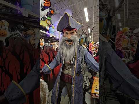 Captain Cuts Animatronic at Home Depot #halloweenanimatronics #halloweendecorations
