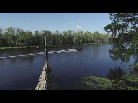 A unique chapel nestled in southeastern Louisiana swamp was inspired by a vision of God. (May 7)