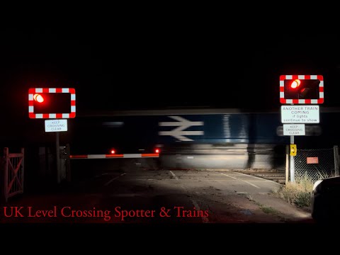 (Flat tone Alarm) Trains Through the Night at Beald Drove Level Crossing, Cambridgeshire