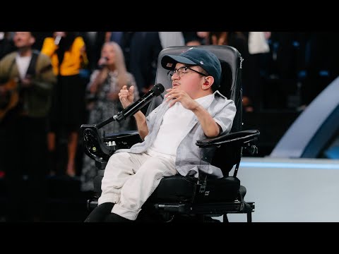 Gratitude - Isaac Immanuel | Live Worship Moment at Lakewood Church