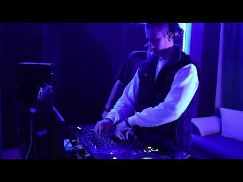 Darkroom Podcast #003 - Kontrol Hax B2B DubzDope / Drum and Bass 2022