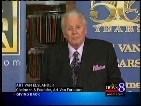 アートバンがミシガン州の慈善団体に100万ドルを寄付 (Art Van giving $1M to Mich charities)
