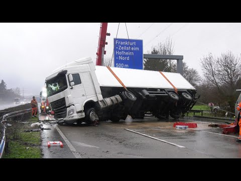 A66 LKW Umgestürzt  22 12 22