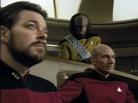 Star Trek TNG: Enterprise-D vs Borg Ship