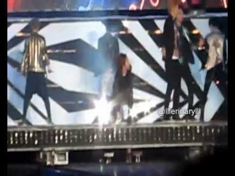 ⑨ [FANCAM] 121125 SMT BKK - EXO "MAMA"
