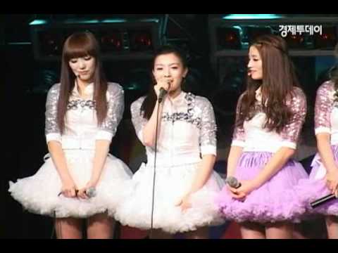 110318  CHI-CHI (치치) - Don't Play Around+Introduce@Debut Showcase